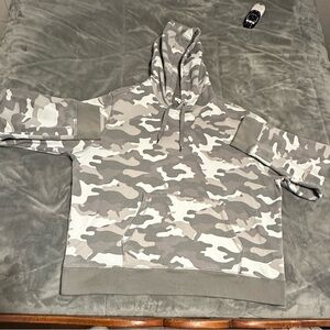 Amazon Essentials, size is an XXL , light camo